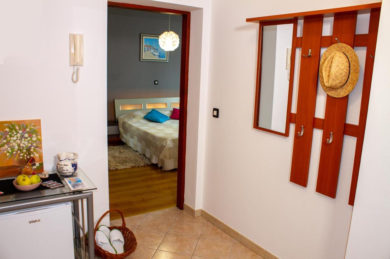 Room Adry روفينج المظهر الخارجي الصورة
